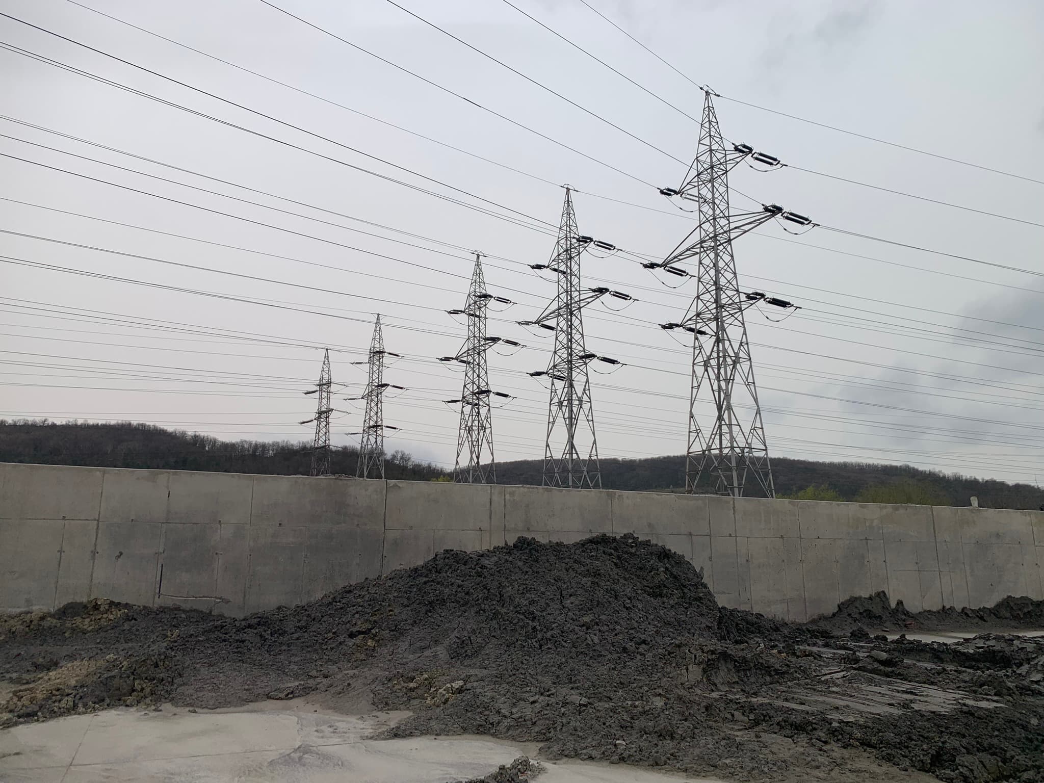 Wind farm coexistence and impact study